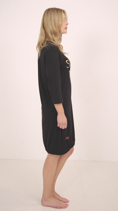 Sleep Pretty T-Shirt-Kleid mit Foliendruck