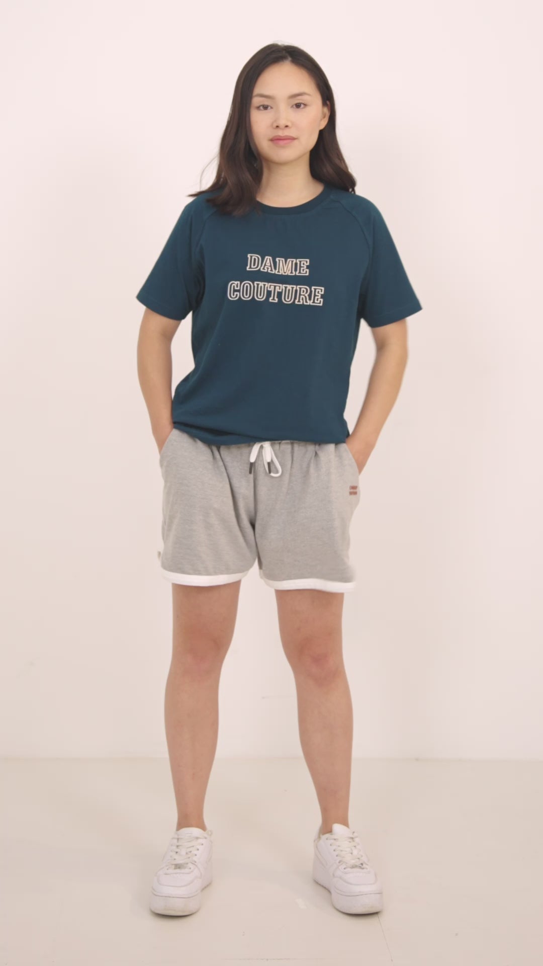 Video laden: Solid printed pyjama tshirt shorts